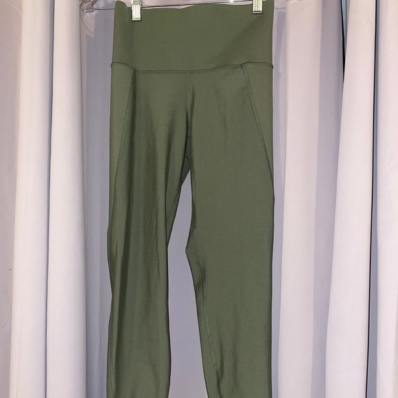 Old navy leggings in hunter pine - Picture 8 of 13